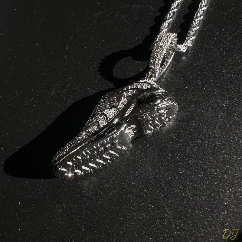Drice Jewelry | דרייס תכשיטים שרשרת שרשרת לגבר | תליון נעל סניקרס בצבע כסף