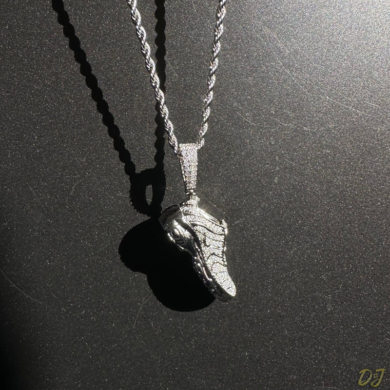 Drice Jewelry | דרייס תכשיטים שרשרת שרשרת לגבר | תליון נעל סניקרס בצבע כסף